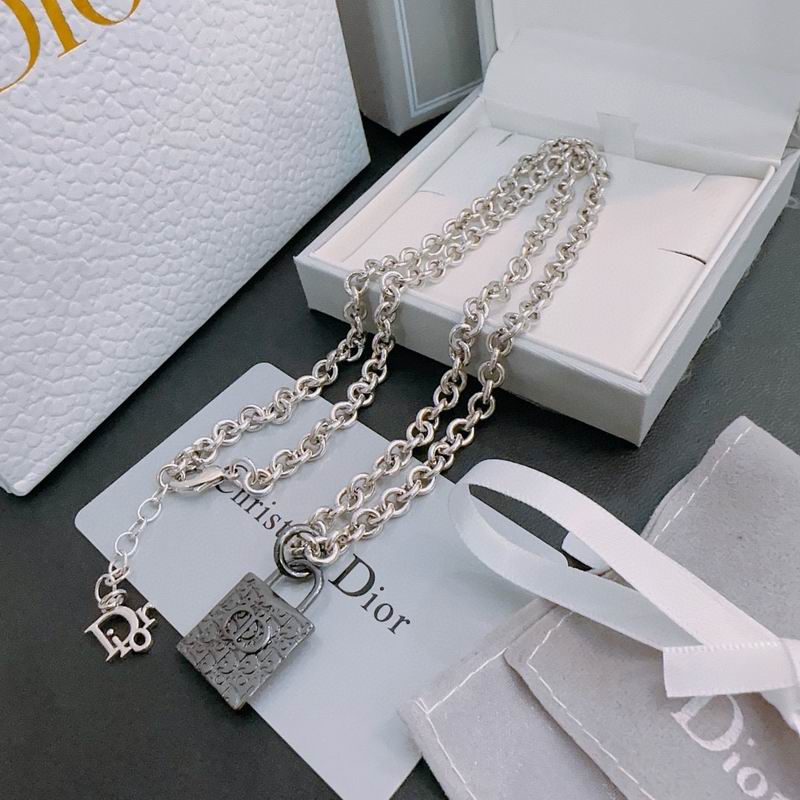 Dior Necklace 05lyr459